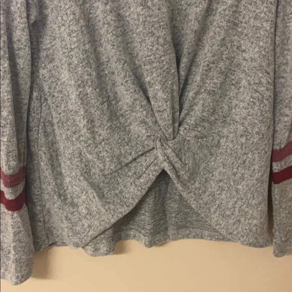 NWT Grey pullover - Picture 2 of 8